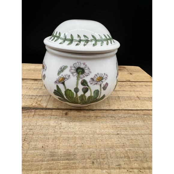 Portmeirion Botanic Garden Daisy Covered Sugar Bowl - Picture 1 of 7